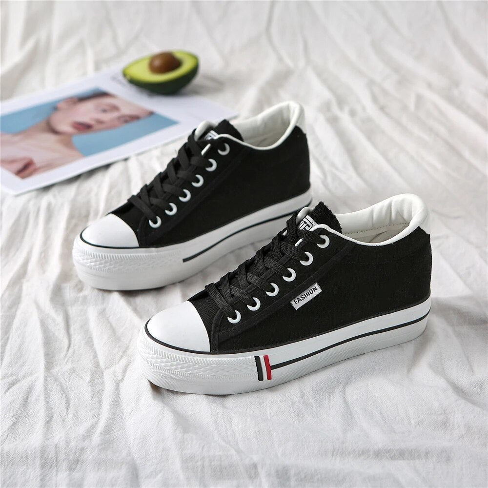 Dames platform sneakers met minimalistische zool – LIVIA RISE - Glamorix