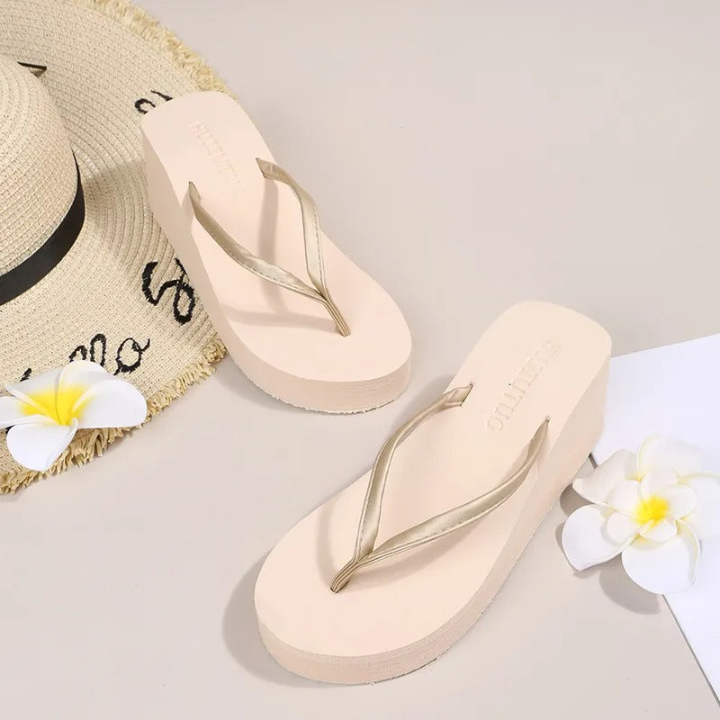 Dames teenslippers met sleehak en minimalistische band – ALVARA LIFT - Glamorix