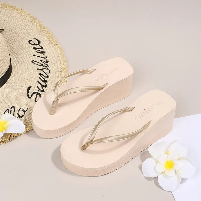 Dames teenslippers met sleehak en minimalistische band – ALVARA LIFT - Glamorix