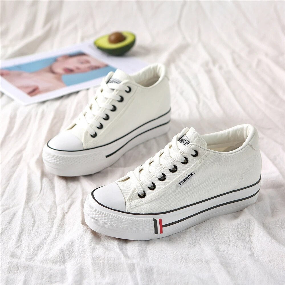 Dames platform sneakers met minimalistische zool – LIVIA RISE - Glamorix