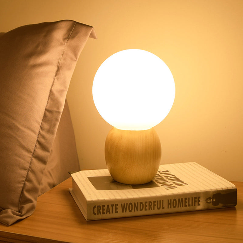 ORBILUX - Nachtkastlamp met houten voetstuk en orb-design
