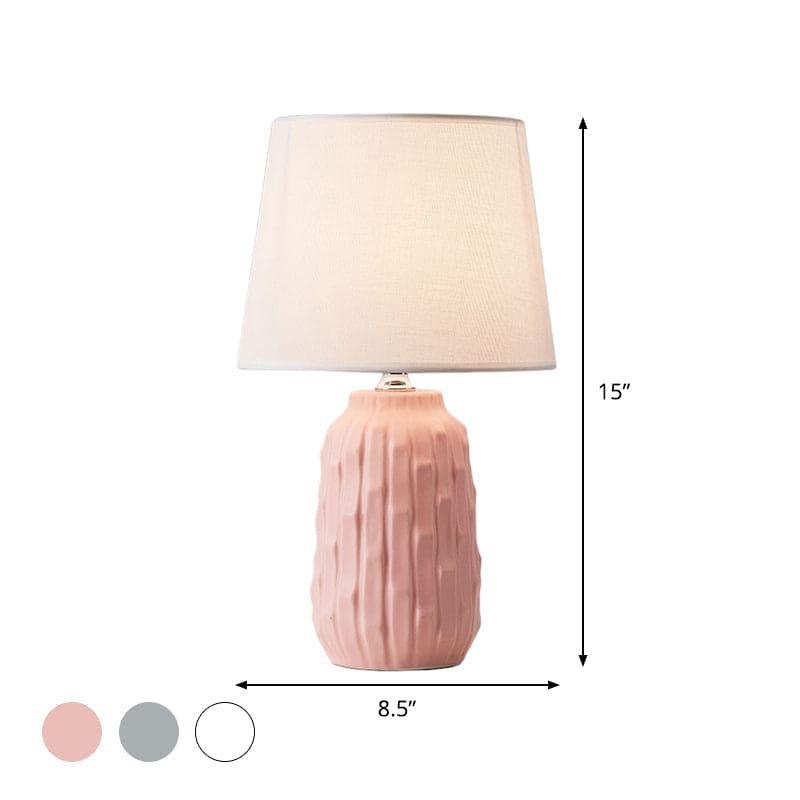 LUMINA - Design tafellamp met taps toelopende kap en cilindrische keramische voet