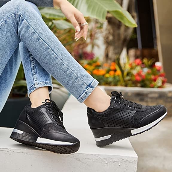 AMELIA – Dames sneakers met sleehak en sportieve elegantie - Glamorix