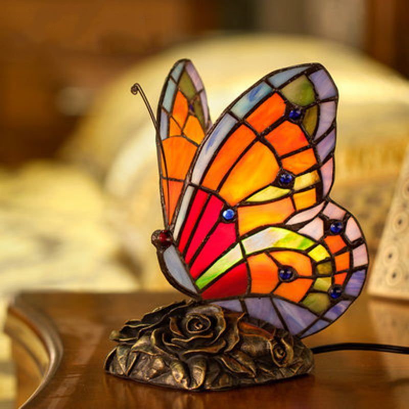 BUTTERGLOW - Sfeervolle nachtkastlamp met vlindervormige kap en rozenbasis