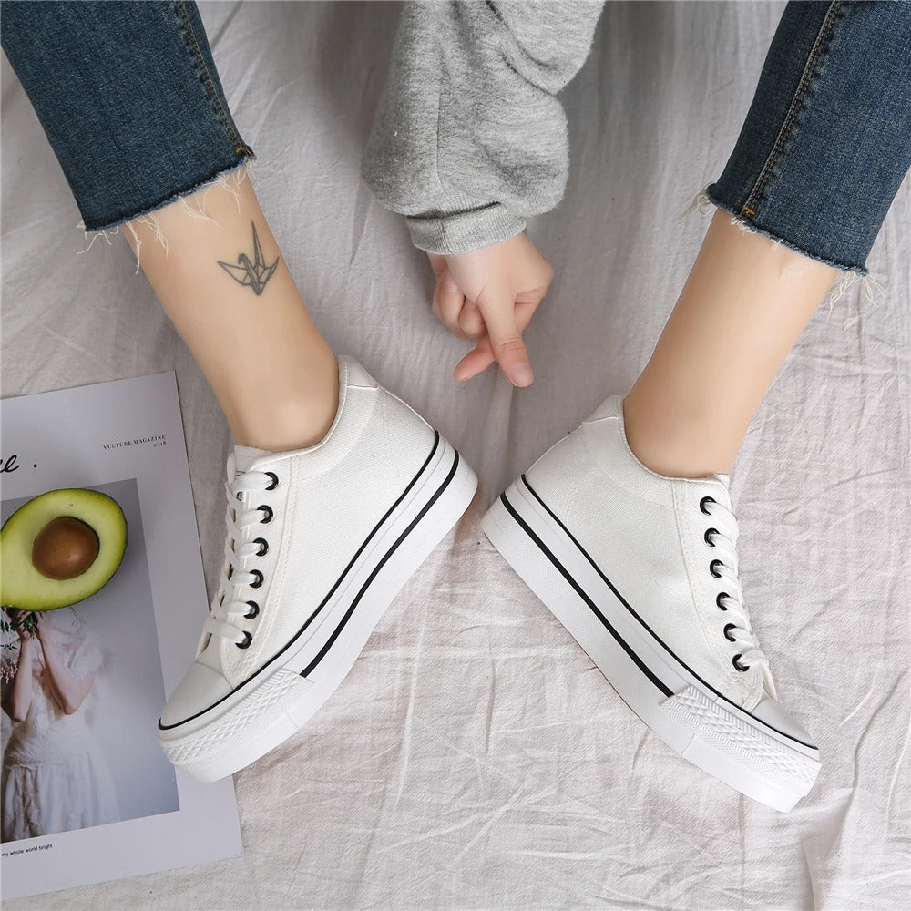 Dames platform sneakers met minimalistische zool – LIVIA RISE - Glamorix