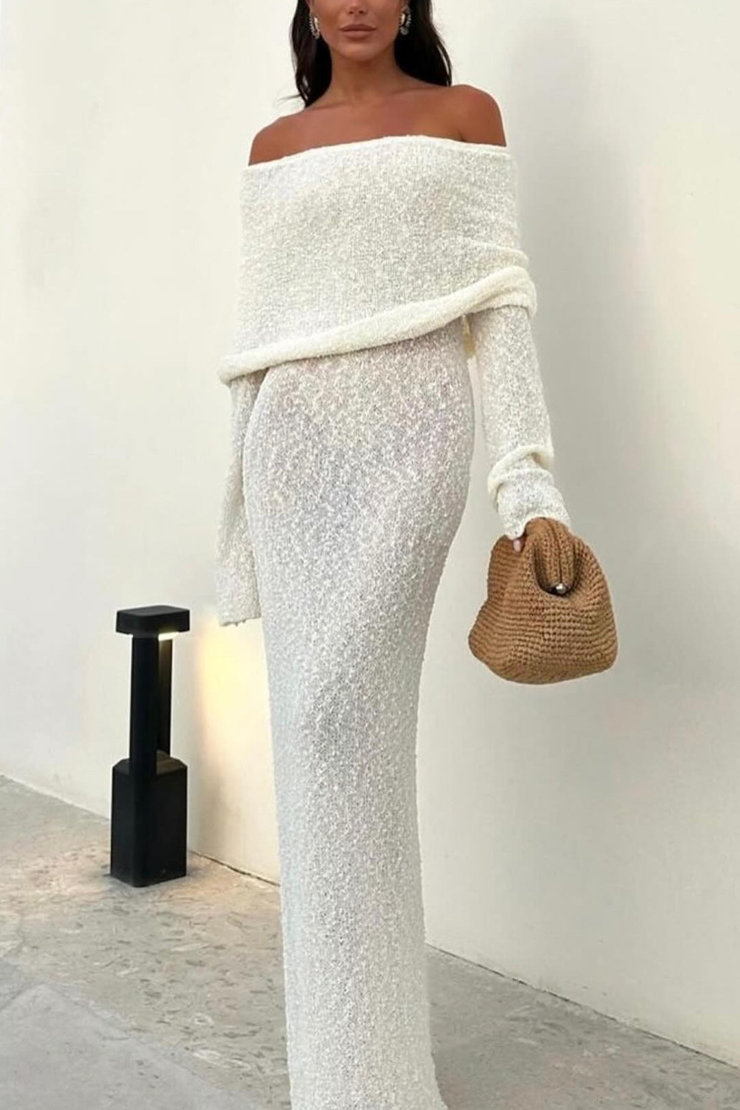 ELARA - Off-shoulder gebreide maxi-jurk met lange mouwen