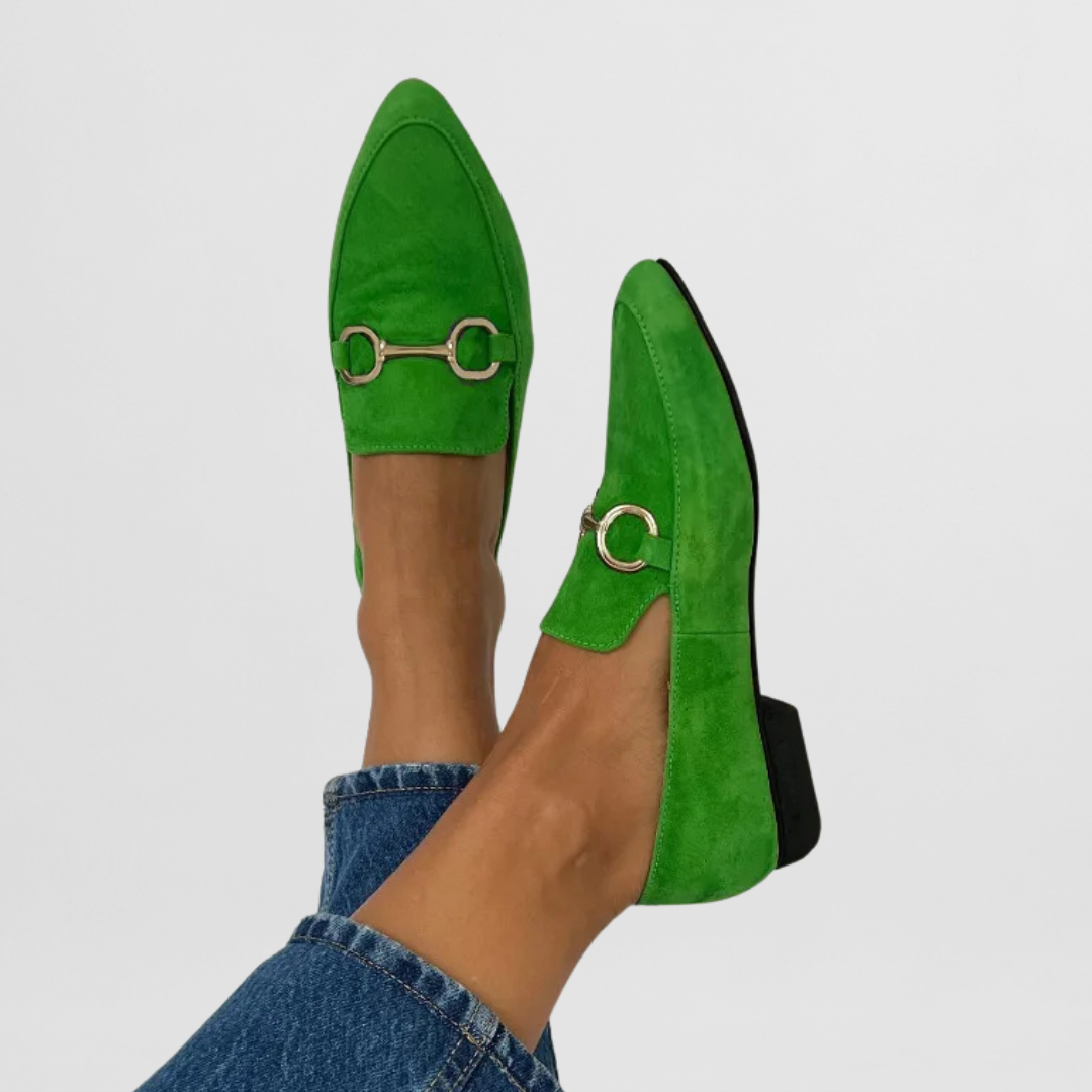 Dames loafers met subtiele hak en metalen detail – HELVIA - Glamorix