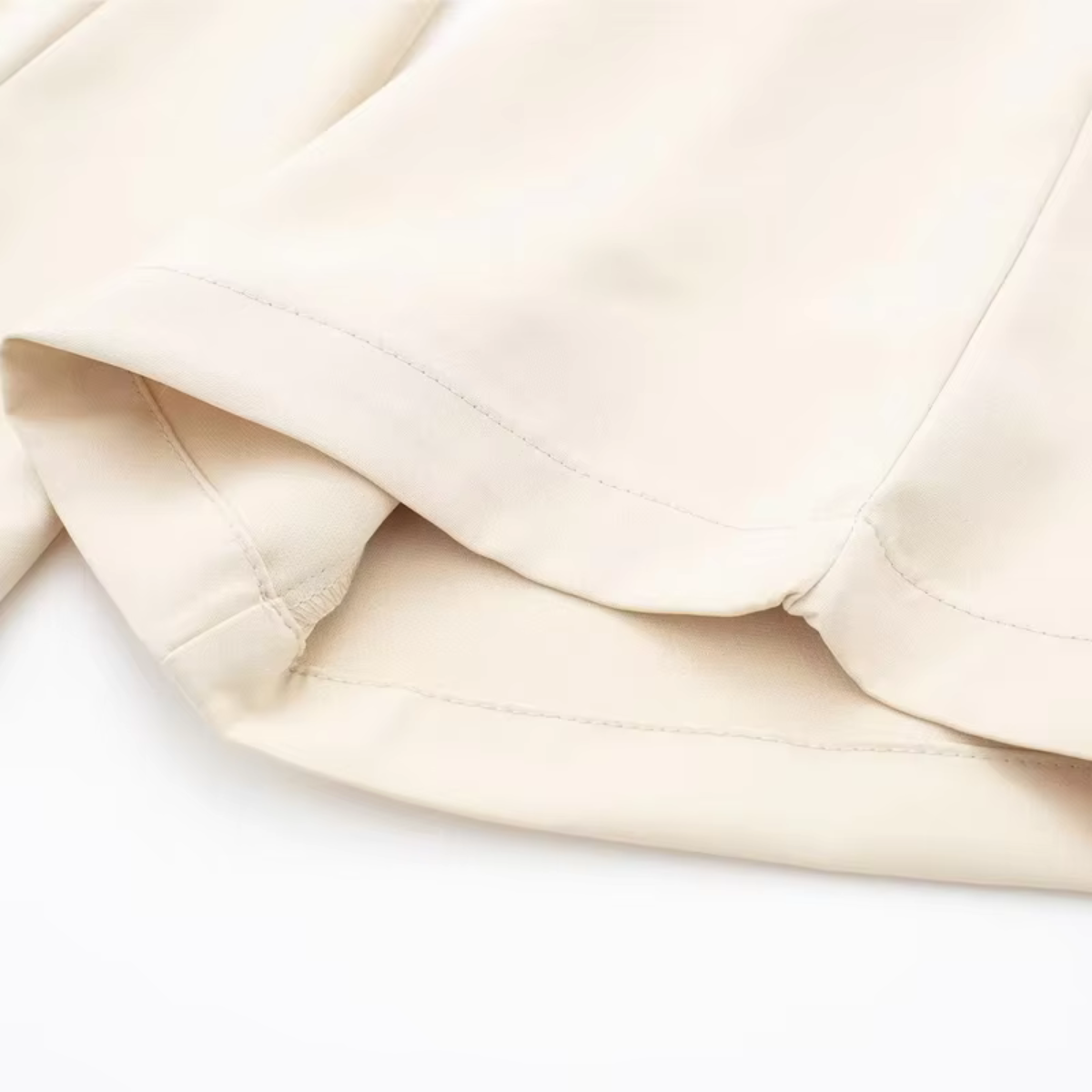 LIV - Elegante broek met ritssluiting aan de voorkant in beige