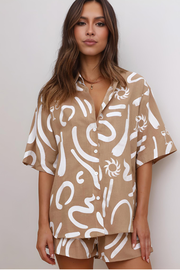 Tweedelige dames set met losse blouse en short – LAVAYA SET - Glamorix