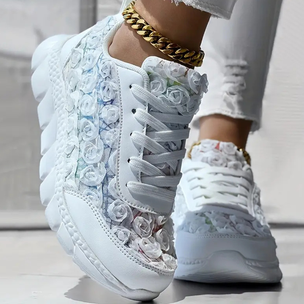 FLEUR - Lage sneakers met bloemenprint voor een speelse touch