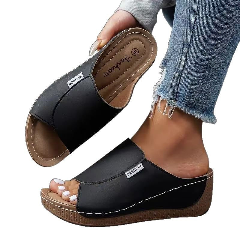 Damesslippers met sleehak en brede gesloten wreefband – SOLARA LIFTSTEP - Glamorix