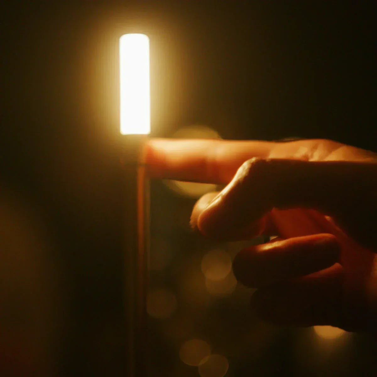 LumaZen Aura – Subtiele oplaadbare tafellamp met zacht licht en rustgevend design