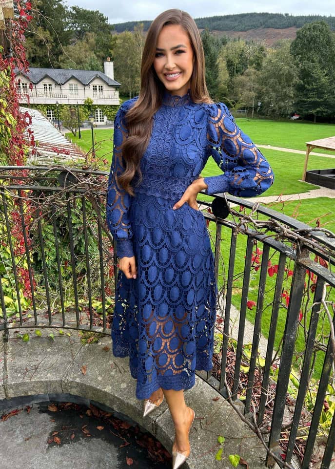Elegante midi-jurk met kanten details voor dames – ISABELLE