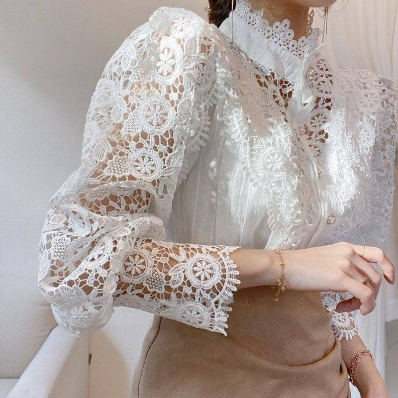 ELOISE - Elegante damesblouse met stijlvolle hoge hals