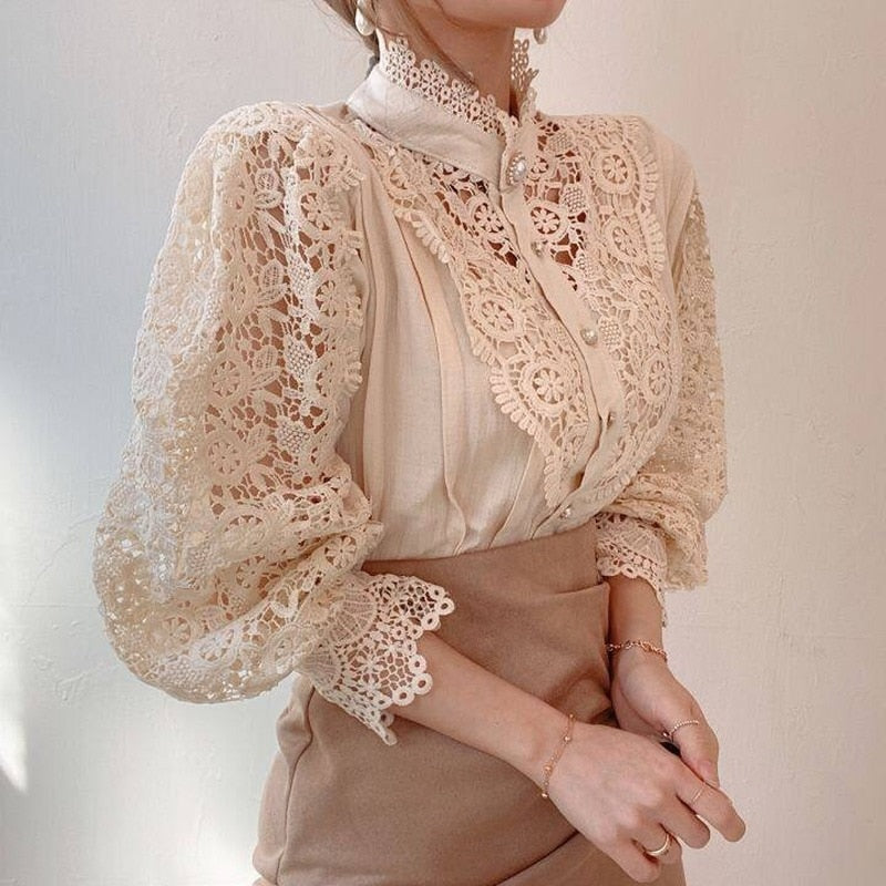 ELOISE - Elegante damesblouse met stijlvolle hoge hals