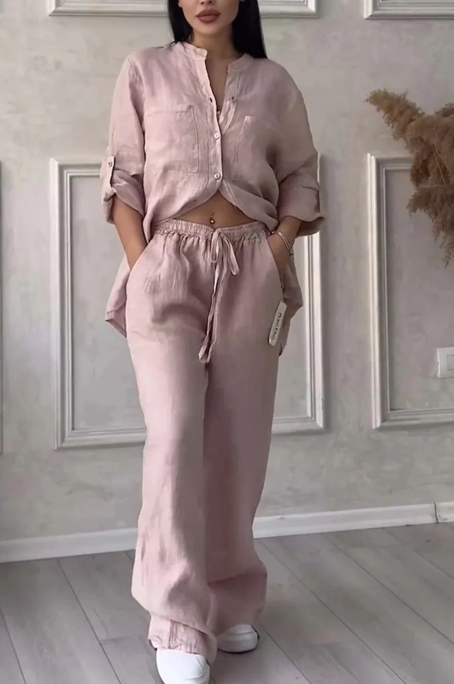 Losvallend damespak met rechte broek en lange mouwen – AVA SUIT - Glamorix