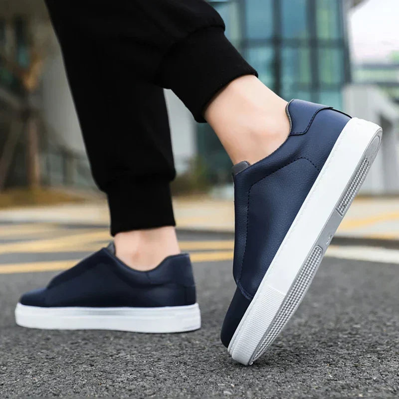 Lage herensneaker met clean design en contrasterende voering – DREXTON LINE - Glamorix