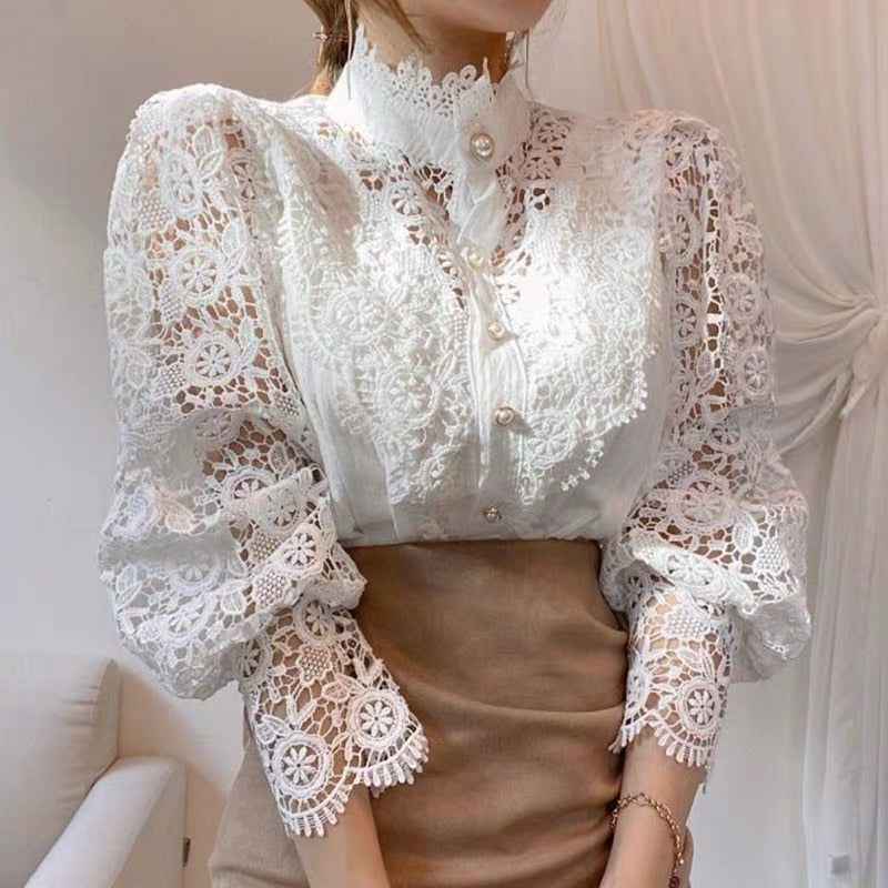 ELOISE - Elegante damesblouse met stijlvolle hoge hals