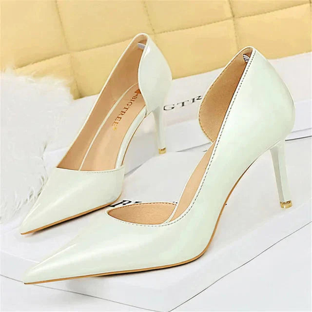 Dames pumps met hoge hak en uitgesneden zijkant – VELARA CUTOUT - Glamorix