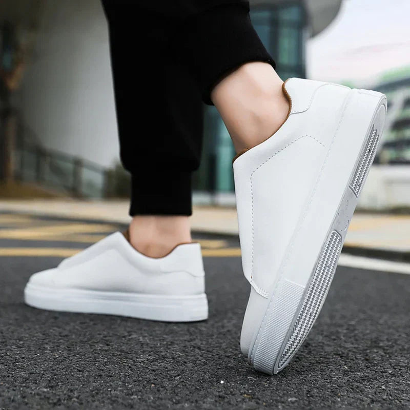 Lage herensneaker met clean design en contrasterende voering – DREXTON LINE - Glamorix