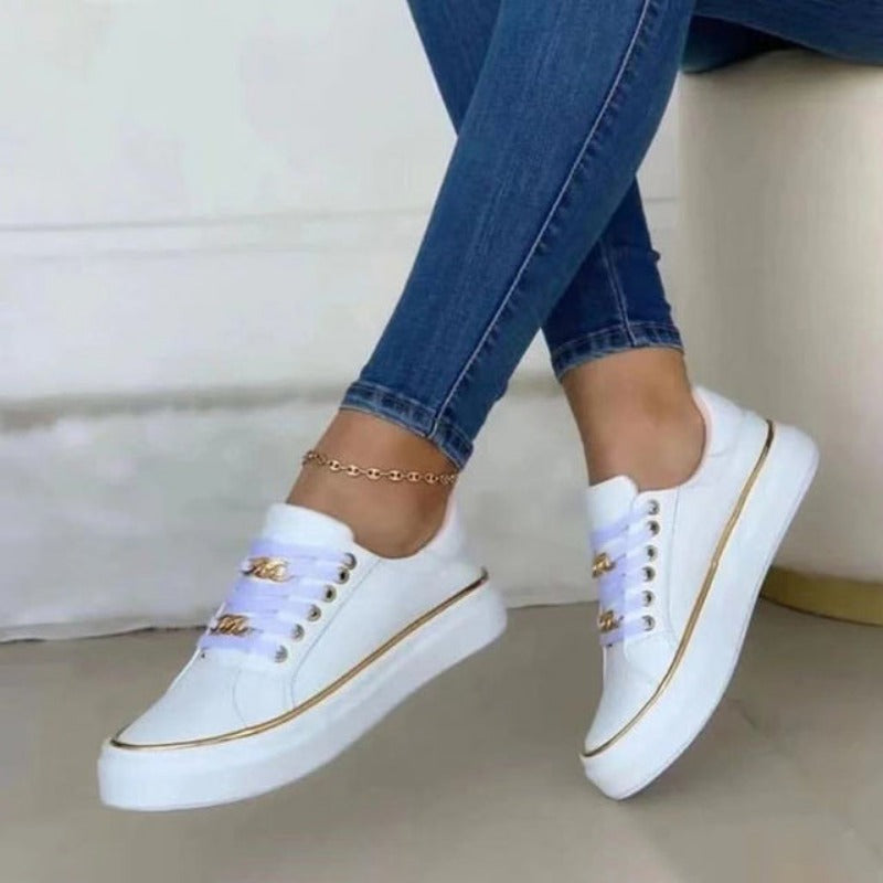 Trendy lage damessneakers met gouden details – LEXI GLOW - Glamorix
