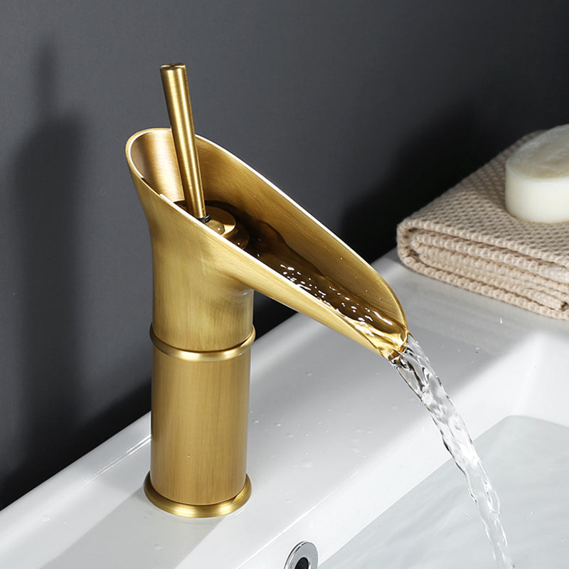 Waterval wastafelkraan met retro design voor badkamer – VELLUTO AquaFall - Glamorix