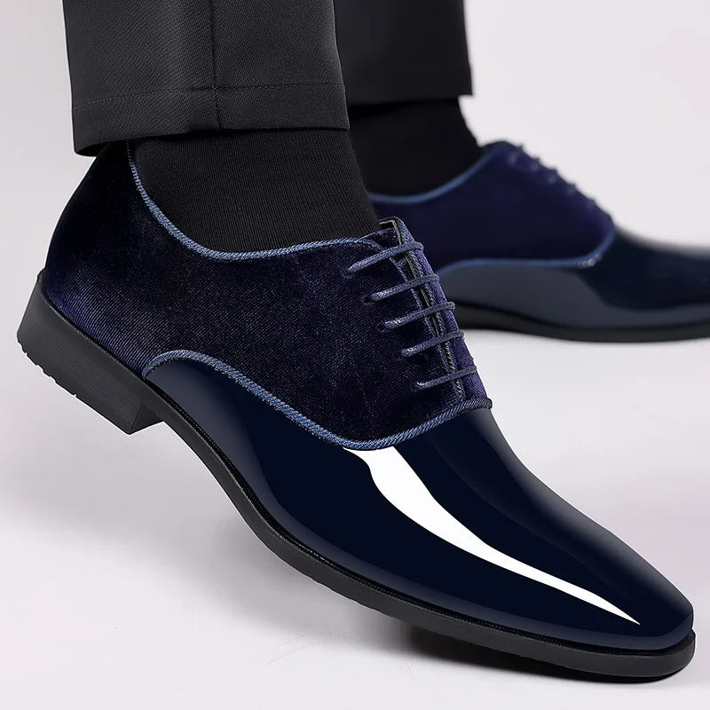 Herenschoenen met glanzende neus en strakke vetersluiting – LUCIANO POLISH - Glamorix