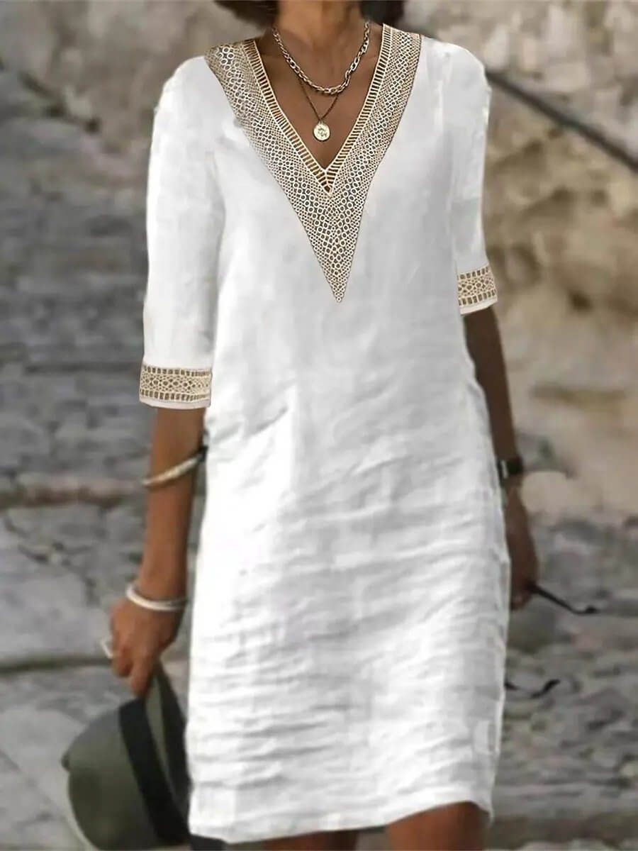 Damesjurk met V-hals en kantdetails – ELARA LACE - Glamorix