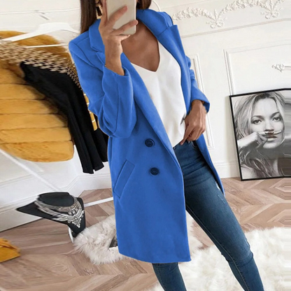 CARINA - Moderne trenchcoat voor dames met dubbele rij knopen en slanke pasvorm