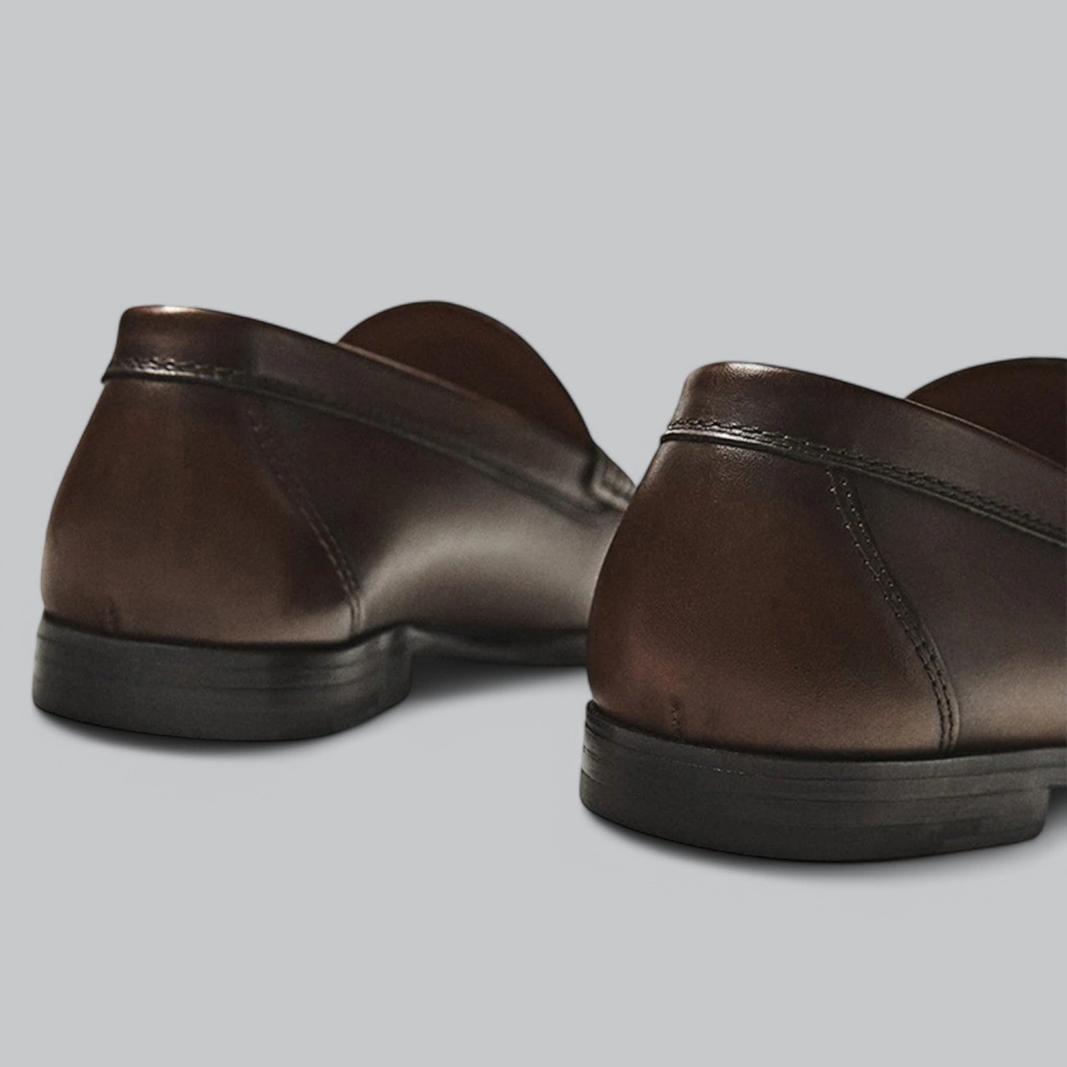 Herenschoenen met strakke belijning en tijdloze afwerking – ADRIANO LINEA - Glamorix