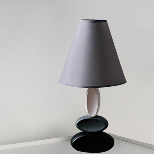 ELARA - Moderne design tafellamp met conische stoffen kap