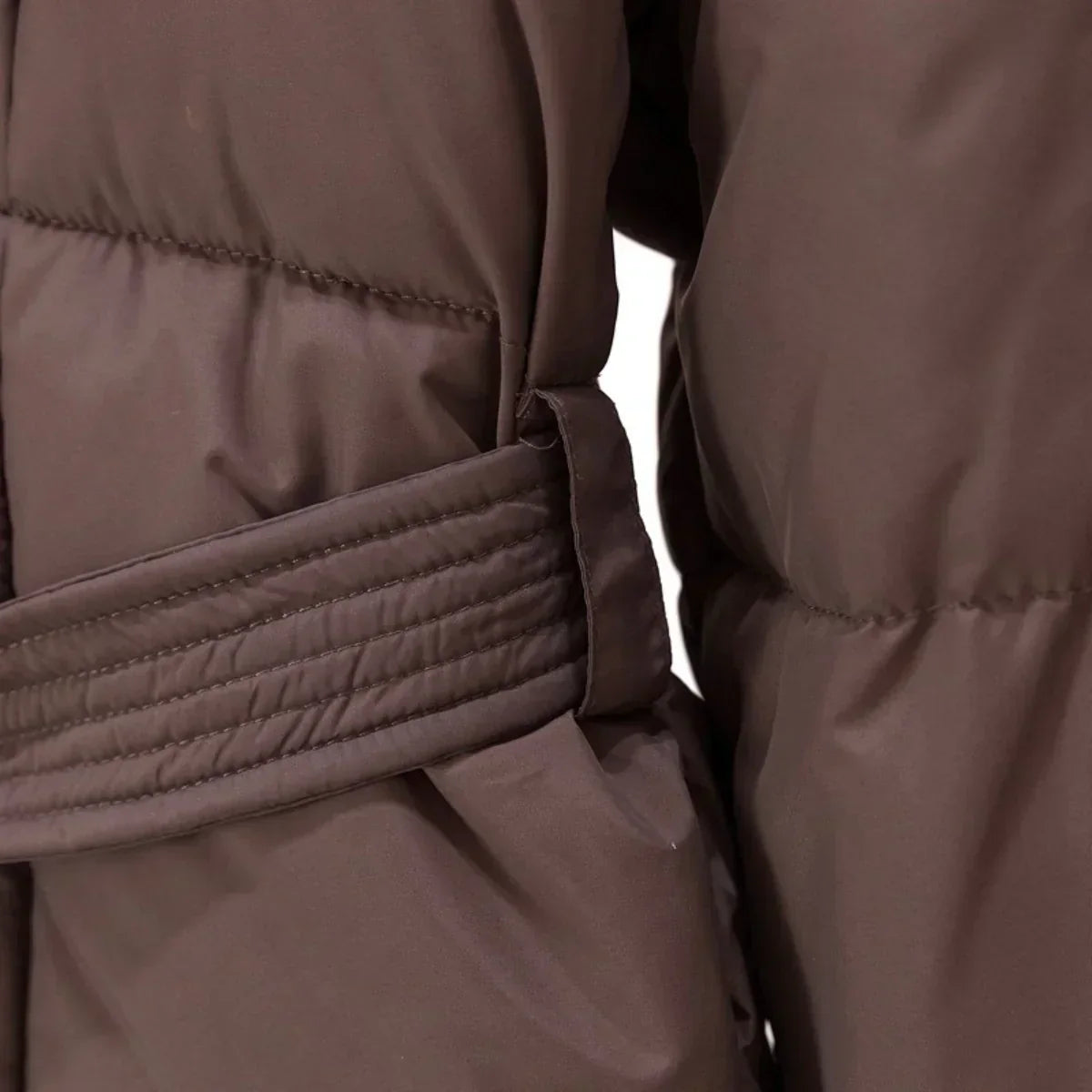 Layla – Warme damespufferjas met verstelbare tailleband