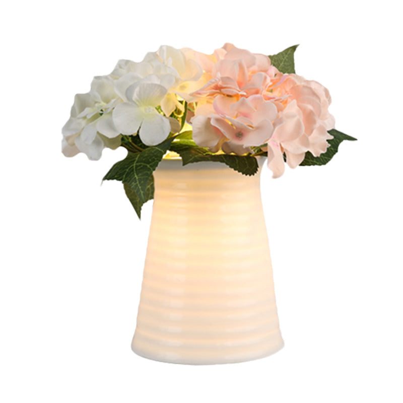 https://www.selzar.nl/products/luna-elegant-art-deco-glazen-nachtlamp-voor-een-romantische-slaapkamersfeer