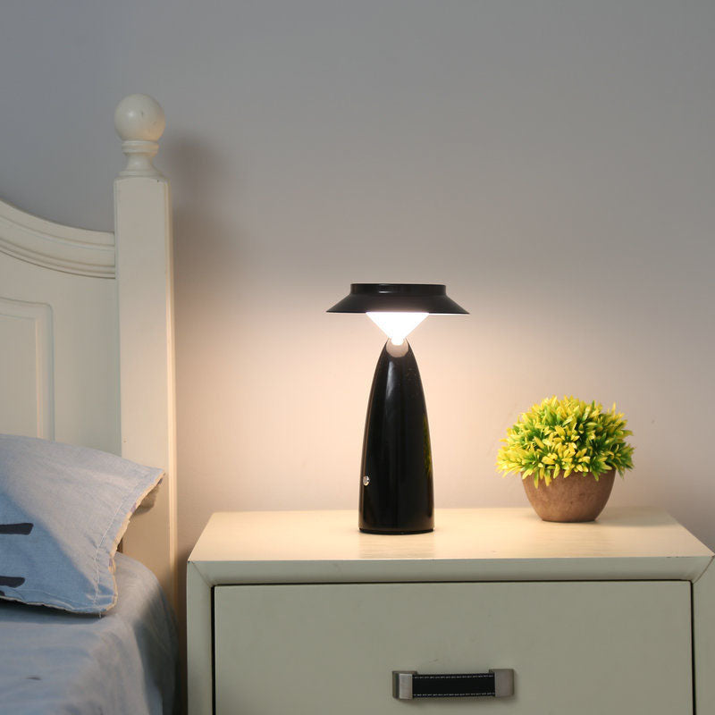 LUMINA - Speelse tafellamp met industrieel ontwerp