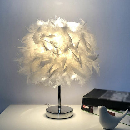 FEATHERLUX - Wijde bolvormige tafellamp met veren design