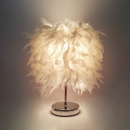 FEATHERLUX - Wijde bolvormige tafellamp met veren design