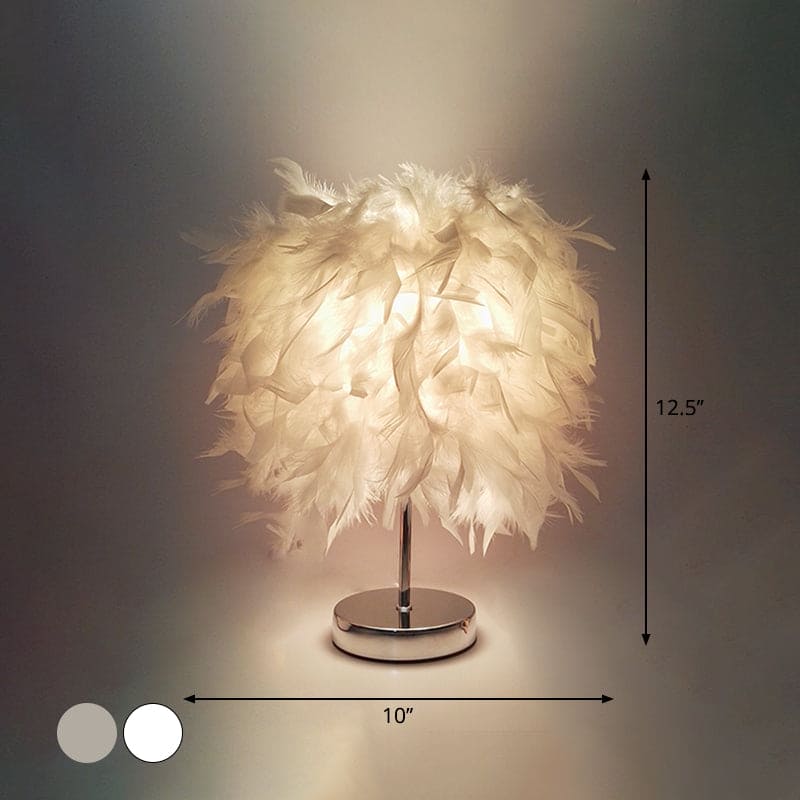 FEATHERLUX - Wijde bolvormige tafellamp met veren design