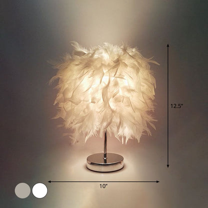 FEATHERLUX - Wijde bolvormige tafellamp met veren design