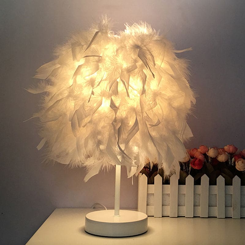FEATHERLUX - Wijde bolvormige tafellamp met veren design