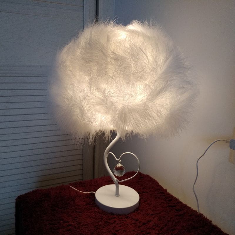 FEATHERLUX - Scandinavische romantische tafellamp met veerwolkenontwerp