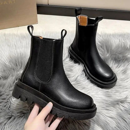 NOVA - Dames Chelsea boots met dubbele treklussen en stevige zool