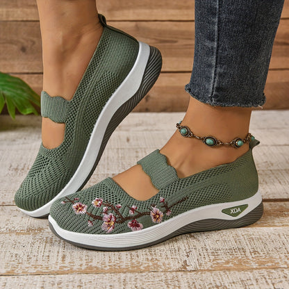 Comfortabele dames instapschoenen met bloemenborduursel en verhoogde zool – FLORÉLIA STEP - Glamorix