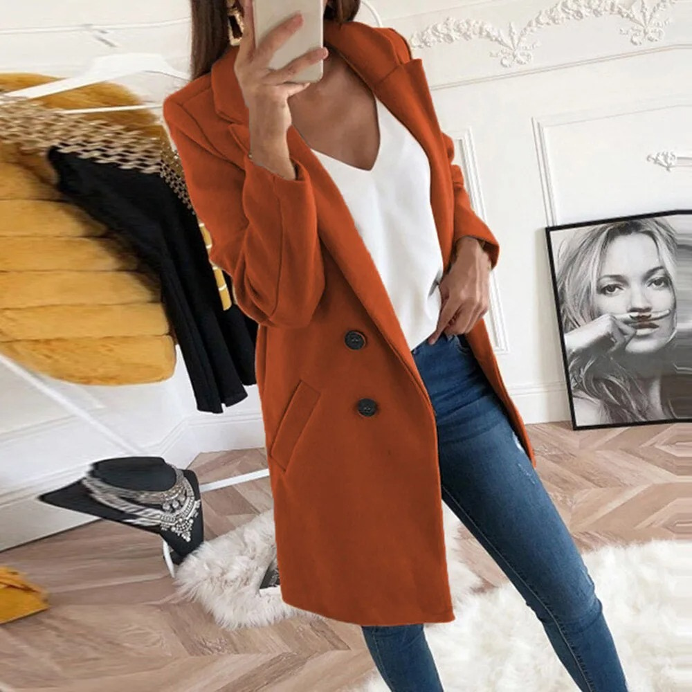 CARINA - Moderne trenchcoat voor dames met dubbele rij knopen en slanke pasvorm