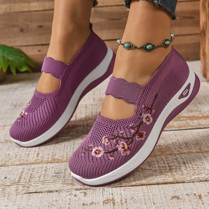 Comfortabele dames instapschoenen met bloemenborduursel en verhoogde zool – FLORÉLIA STEP - Glamorix
