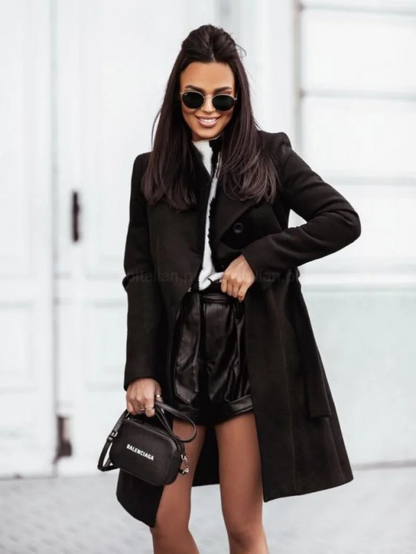 CELINE - Stijlvolle trenchcoat met dubbele knoopsluiting en slim fit voor dames
