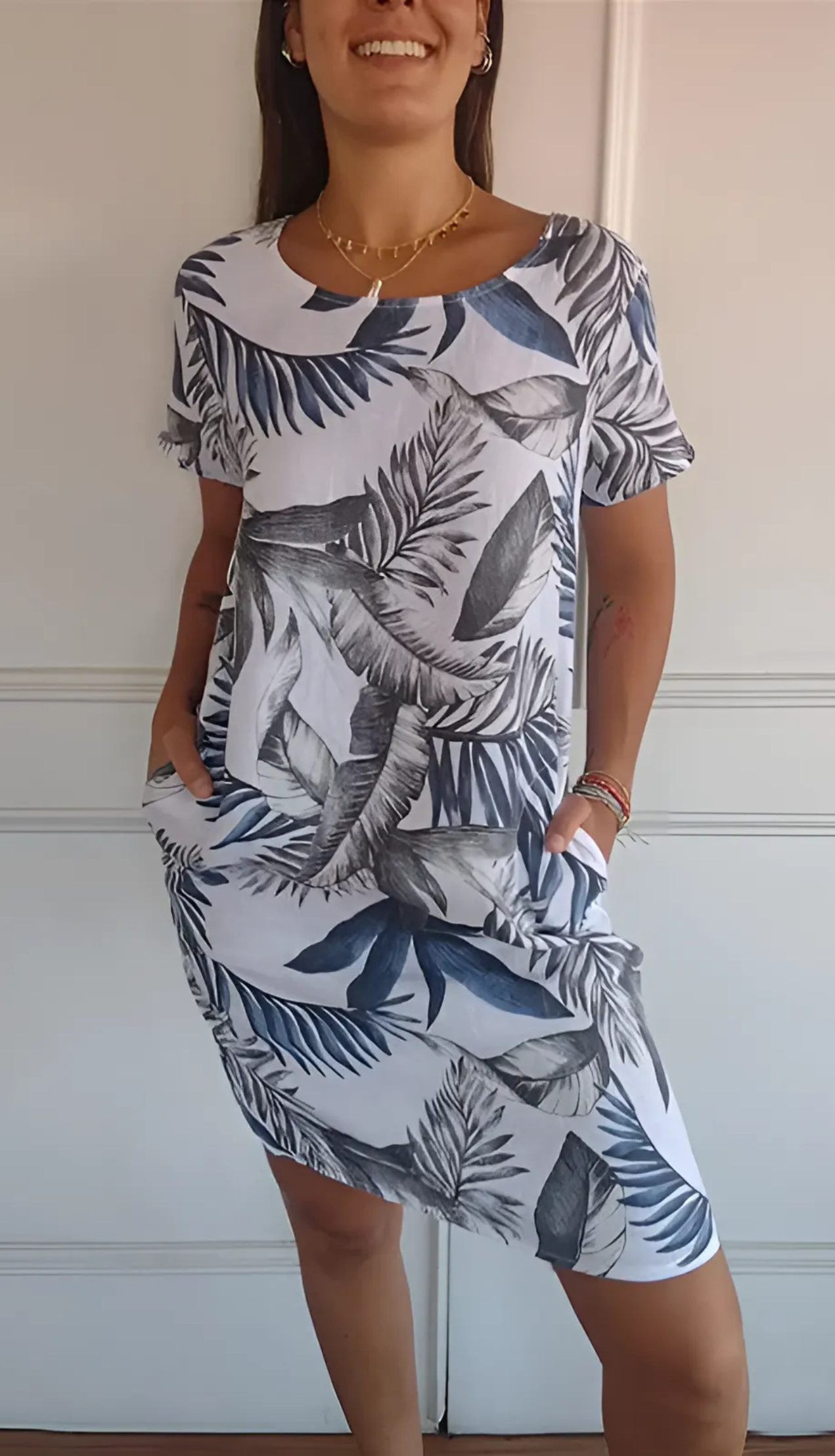 LUNARA – Comfortabele damesjurk met ronde hals en moeiteloze elegantie