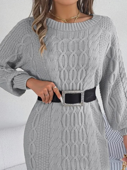 LIVIAN - Kabelgebreide damesjurk met ronde hals en pofmouwen