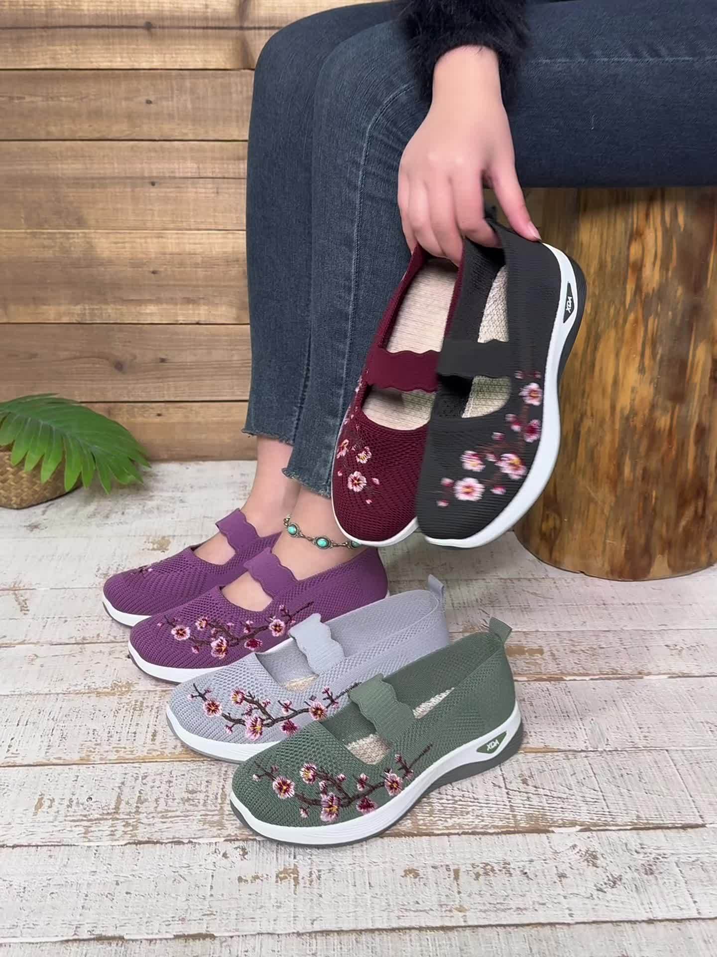 Comfortabele dames instapschoenen met bloemenborduursel en verhoogde zool – FLORÉLIA STEP - Glamorix