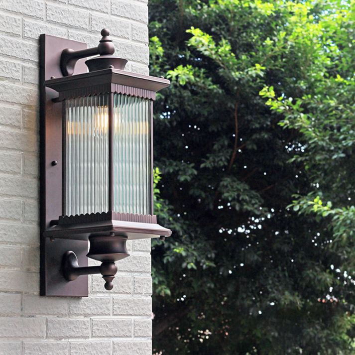 Zwarte vintage buitenwandlamp met klassiek lantaarnontwerp – LANTERRA CLASSIC - Glamorix