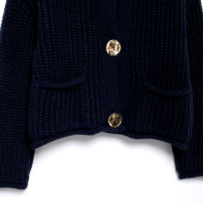 ELISE - Navy gebreid vest met knopen en elegante charme